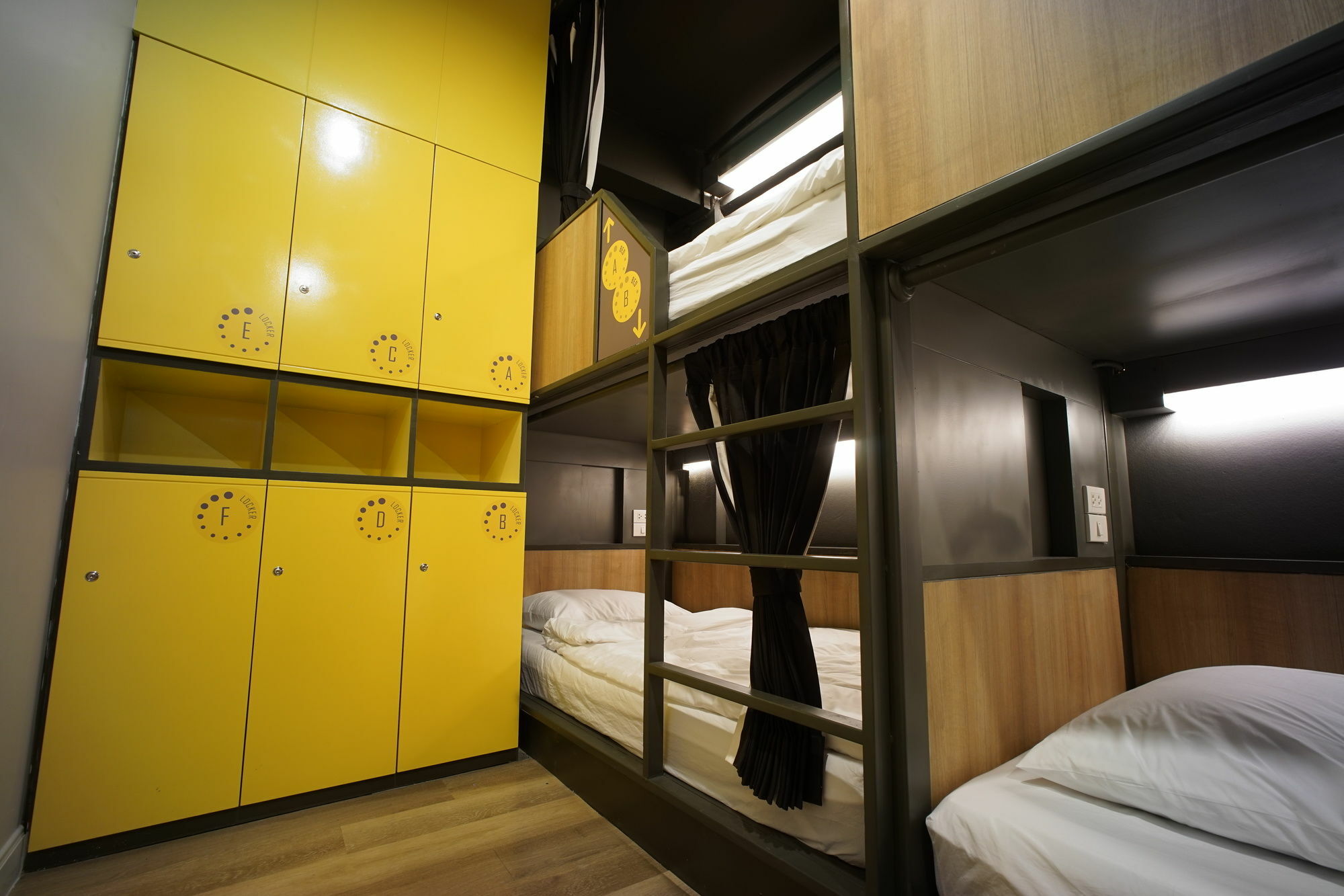 BRB Hostel Bangkok Silom Eksteriør bilde